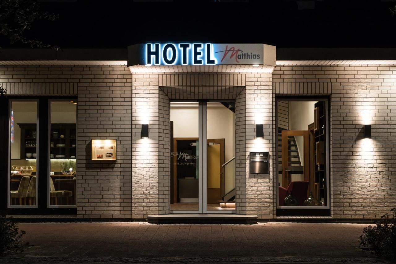 Hotel Matthias Gnarrenburg Extérieur photo
